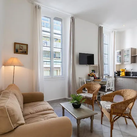 公寓 Freres Pradignaclat1101 *