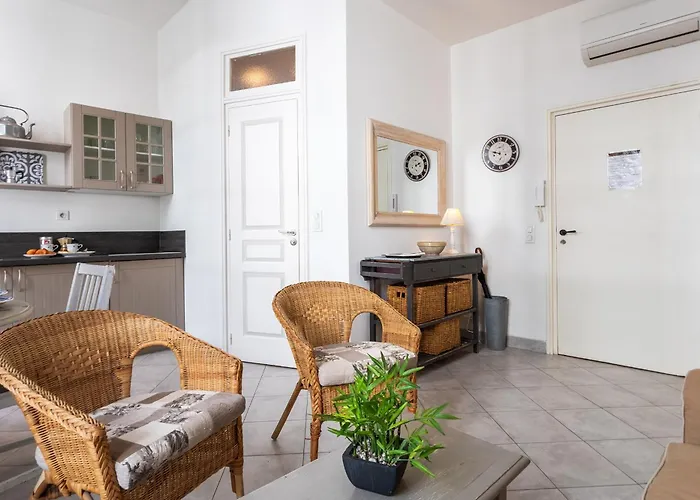 Freres Pradignaclat1101 Apartment *